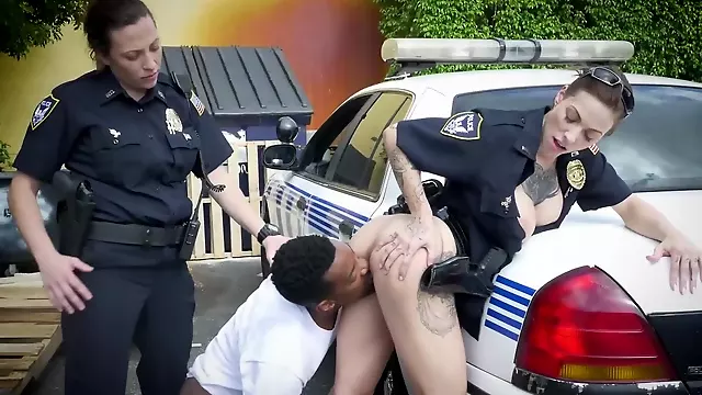 Black man fucks two dirty cop ladies in outside 3some