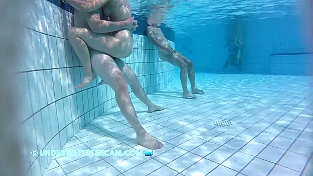 Hot Girl Gets Fucked Without Shame In A Public Pool
