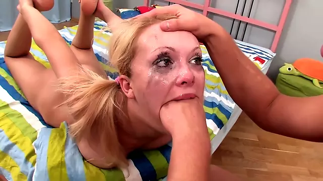 Amateur Blonde Vixen Rough Deepthroat Video