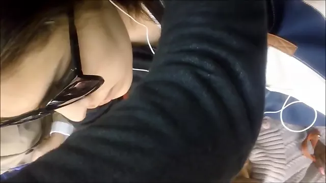 Guy grabs skank by the ass in voyeur video