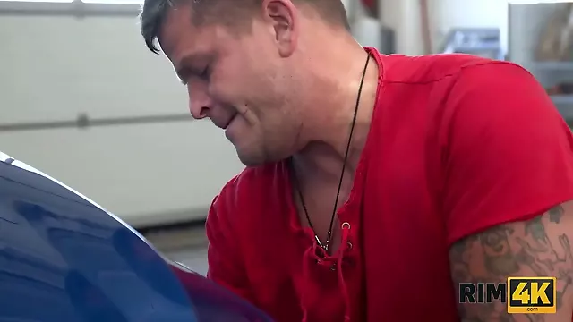 Well-rounded hottie tastes asshole of tires car mechanic