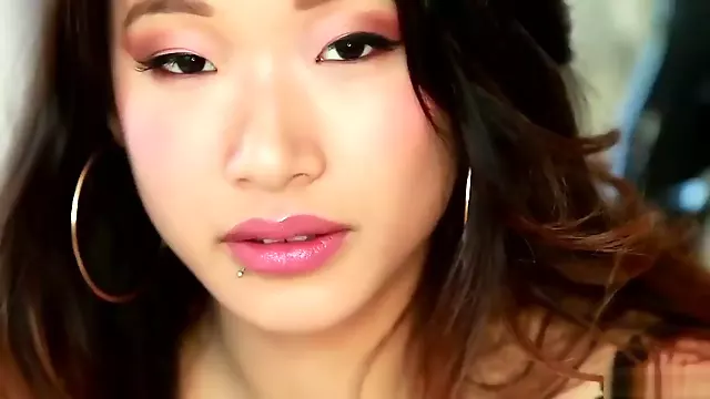 Asian teen swallows cum after facefuck