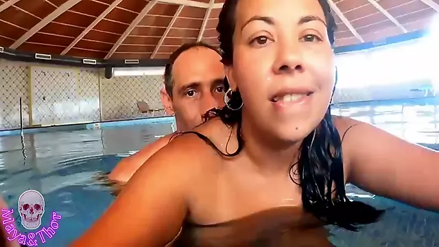 Maya Tetona Amateur Is Too Hot To Be Fucked In Pool