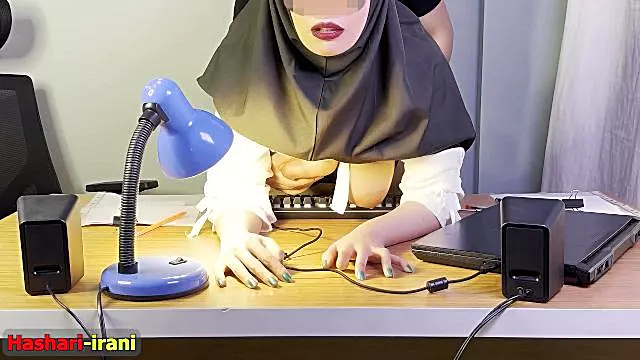 Arabe Hijab, Arabe Public, Arabe Chaussette, Squirt Gros Seins, Fellation Nylon, Au Bureau Avec Le Chef