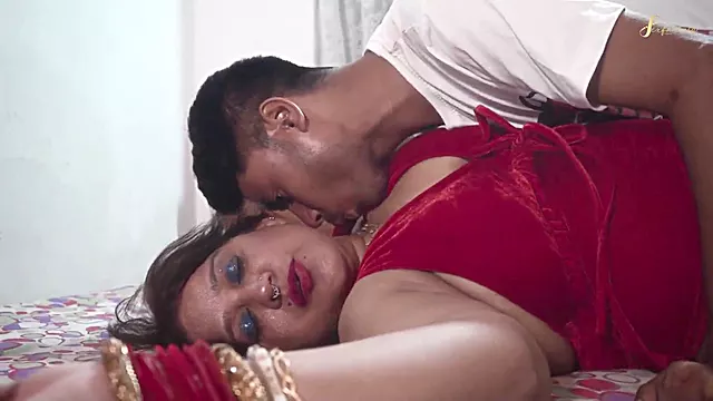 دانلود فیلم زن وشوهر امریکایی, هندی چاق, خودارضایی چاق, خودارضایی اولین بار, کردن کوس مامان چاق هندی