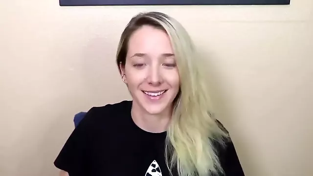Jenna Marbles experiences with makeup