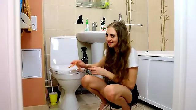Cleaning the bathroom Fetish