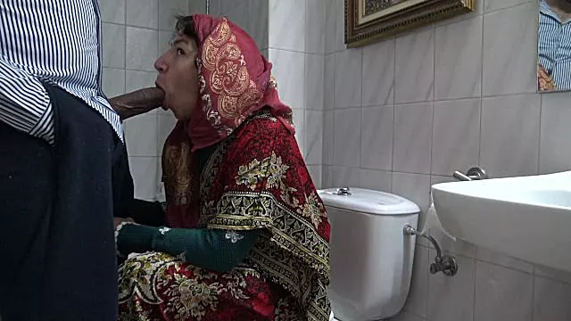 Arabisch Hijab, Asian Abspritzen, Reife Tante, Oma Sperma Im Mund, Abspritzen In Mund, Milf Abspritzen