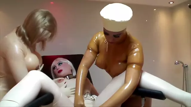 Rubbersisters - Doll Inspection