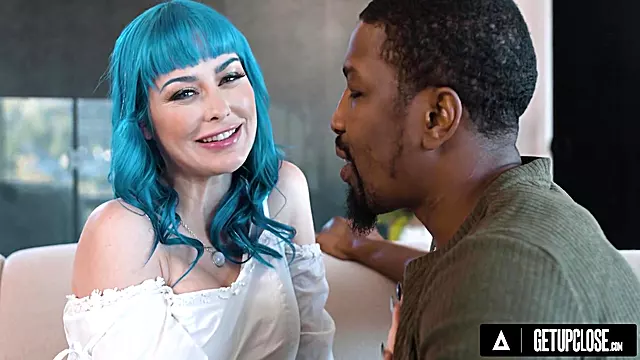 Up Close - Big Tits Beauty Jewelz Blu Has Her Tight Pussy Stretched By Isiah Maxwells