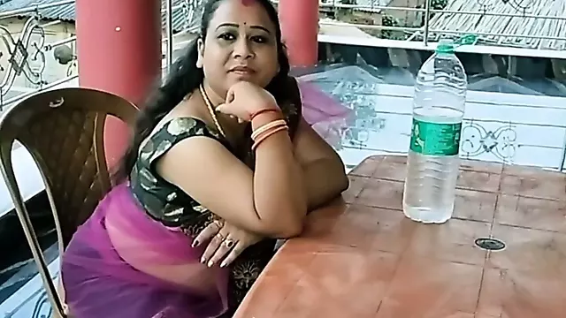 Indian Bengali Hot Bhabhi Has Amazing Sex At A Relative’s House! Hardcore Sex