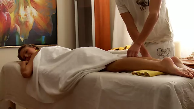 Senhoras Foxy, Mulher Massagem