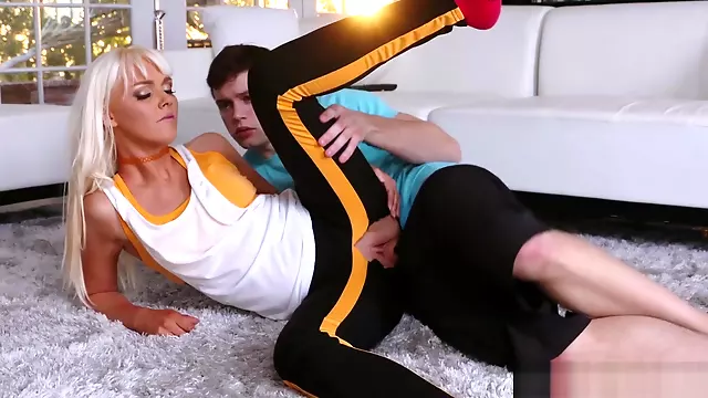 Alex fucks Marie McCays pussy doggystyle in her ripped leggings